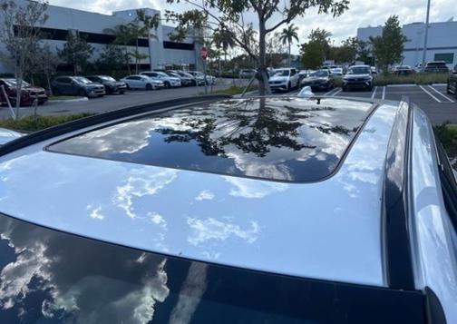 2023 Volvo XC40 B5 Ultimate Dark Theme