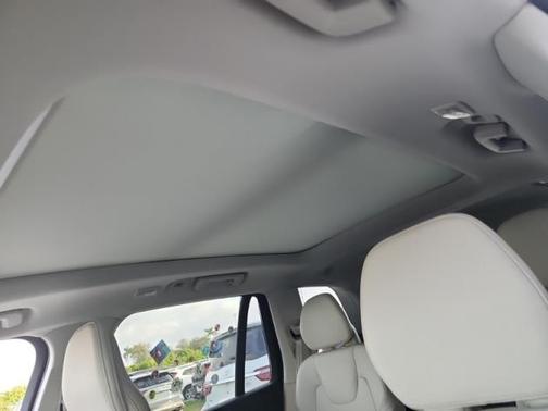 2024 Volvo XC90 B5 Core Bright Theme