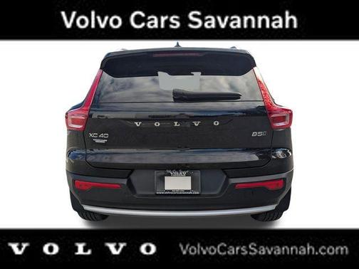 2024 Volvo XC40 B5 Plus Bright Theme