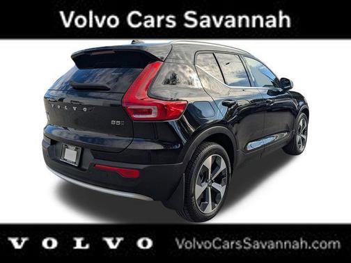 2024 Volvo XC40 B5 Plus Bright Theme