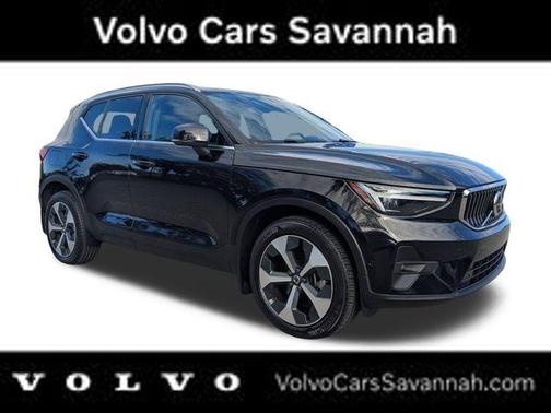 2024 Volvo XC40 B5 Plus Bright Theme