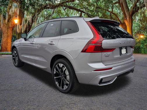 2026 Volvo XC60 B5 Plus