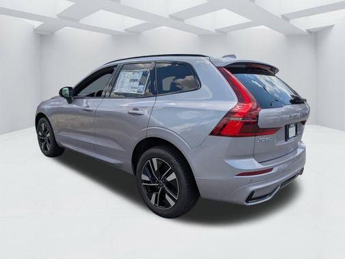 Silver 2026 Volvo XC60 B5 Core