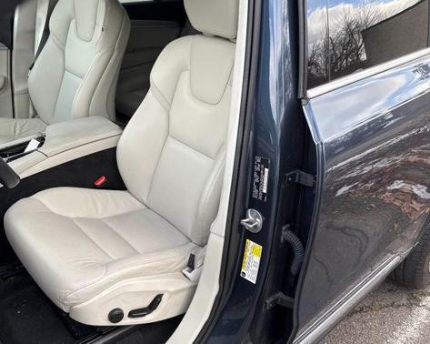 2024 Volvo XC90 B5 Core Bright Theme