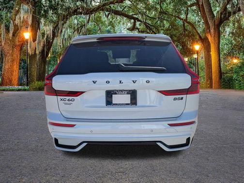 2026 Volvo XC60 B5 Ultra Black Edition