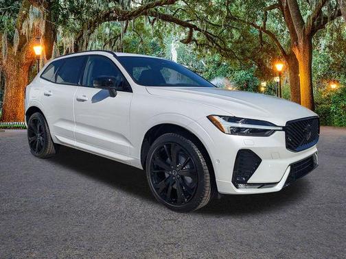 2026 Volvo XC60 B5 Ultra Black Edition