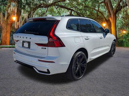 2026 Volvo XC60 B5 Ultra Black Edition