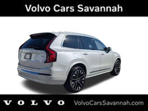 2025 Volvo XC90 Plug-In Hybrid T8 Plus 7-Seater