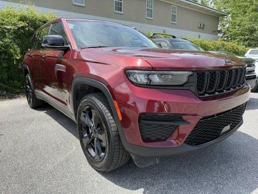 Velvet Red Pearlcoat 2023 Jeep Grand Cherokee Altitude