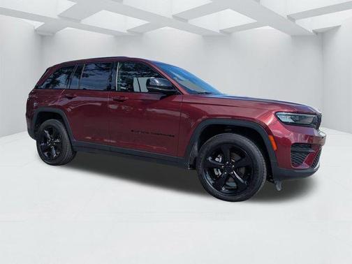 Velvet Red Pearlcoat 2023 Jeep Grand Cherokee Altitude