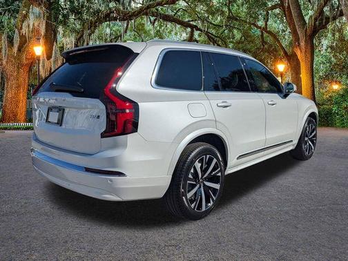 2026 Volvo XC90 B6 Core