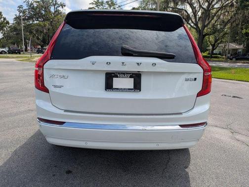 Crystal White 2023 Volvo XC90 B5 Plus