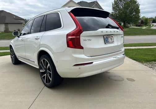 Crystal White 2023 Volvo XC90 B5 Plus