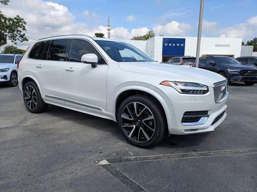Crystal White 2023 Volvo XC90 B5 Plus