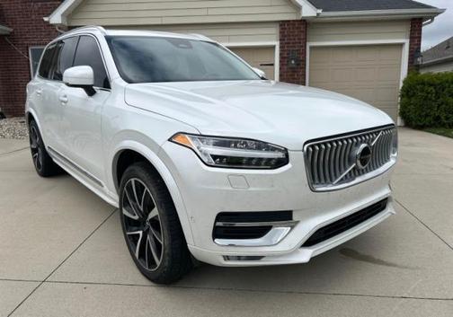 Crystal White 2023 Volvo XC90 B5 Plus
