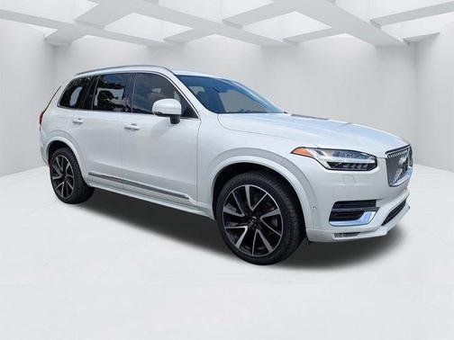 Crystal White 2023 Volvo XC90 B5 Plus