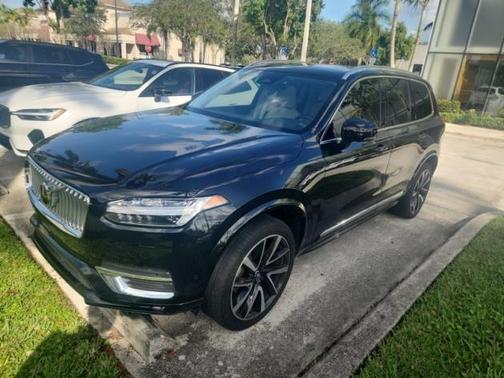 2023 Volvo XC90 B5 Plus