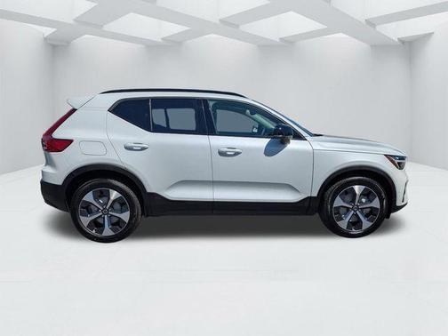 Crystal White 2026 Volvo XC40 B5 Plus
