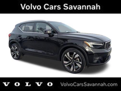 2023 Volvo XC40 B5 Plus Bright Theme