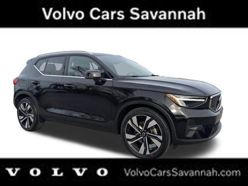 2023 Volvo XC40 B5 Plus Bright Theme