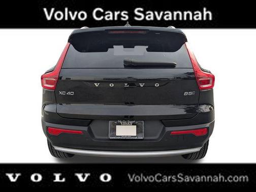 2023 Volvo XC40 B5 Plus Bright Theme