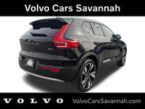 2023 Volvo XC40 B5 Plus Bright Theme