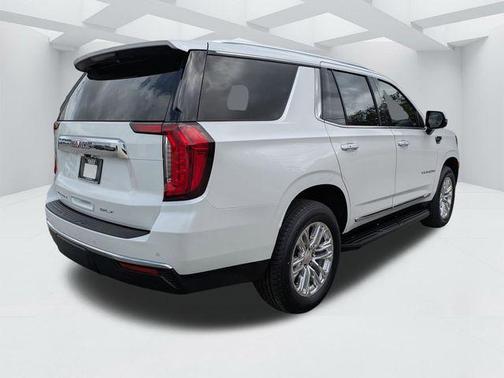 White Frost Tri-Coat 2021 GMC Yukon SLT