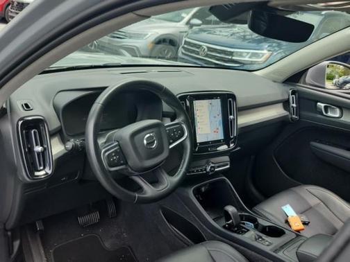 2024 Volvo XC40 B5 Core