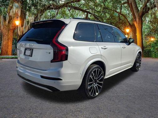 2026 Volvo XC90 B6 Ultra Dark Theme 7-Seater