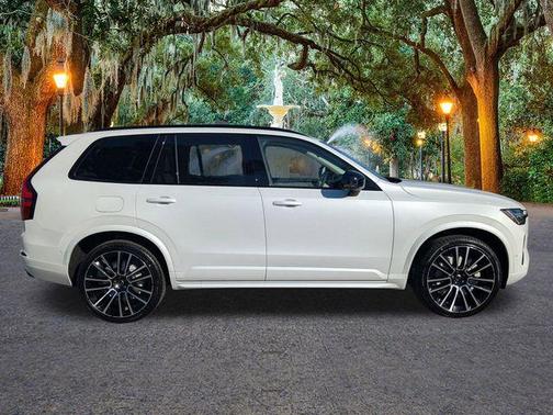 2026 Volvo XC90 B6 Ultra Dark Theme 7-Seater