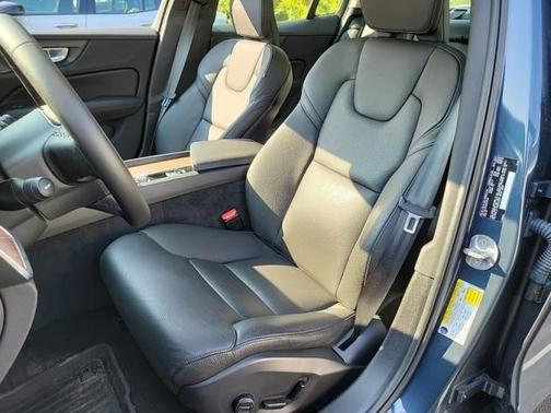 2024 Volvo S60 B5 Plus Dark Theme