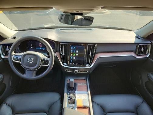 2024 Volvo S60 B5 Plus Dark Theme