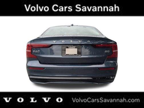 2024 Volvo S60 B5 Plus Dark Theme