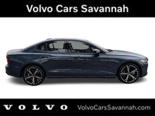 2024 Volvo S60 B5 Plus Dark Theme