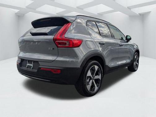 Gray Metallic 2025 Volvo XC40 B5 Plus Dark Theme