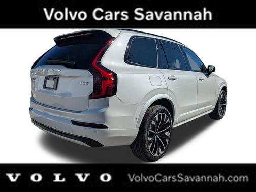 2026 Volvo XC90 B6 Ultra Dark Theme 6-Seater