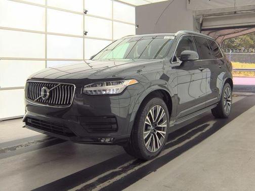 2022 Volvo XC90 T5 Momentum 7 Passenger