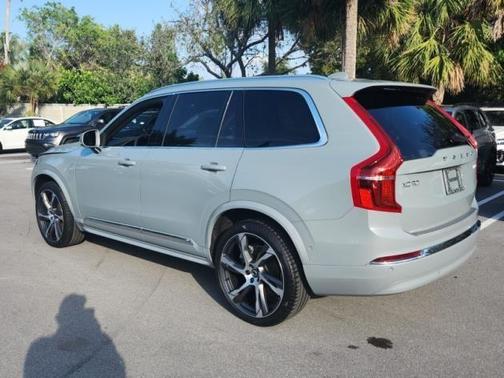 2024 Volvo XC90 B5 Plus Bright Theme