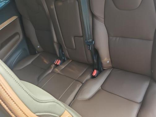 2024 Volvo XC90 B5 Plus Bright Theme