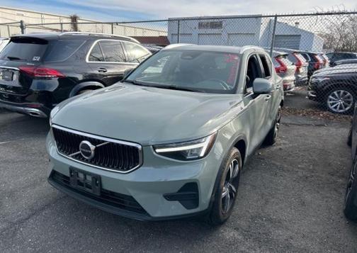 2023 Volvo XC40 B5 Core