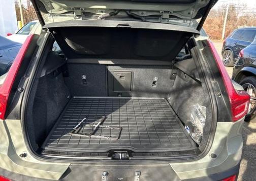 2023 Volvo XC40 B5 Core