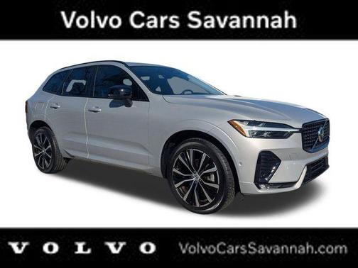 2024 Volvo XC60 B5 Plus Dark Theme