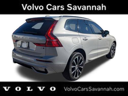 2024 Volvo XC60 B5 Plus Dark Theme