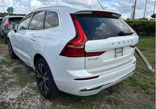 2023 Volvo XC60 B5 Plus Bright Theme