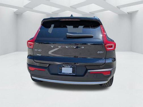 Black 2025 Volvo XC40 B5 Core Bright Theme