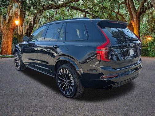 2026 Volvo XC90 B6 Ultra Dark Theme 7-Seater