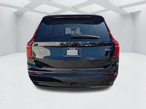 Onyx Black Metallic 2026 Volvo XC90 B6 Ultra Dark Theme 7-Seater