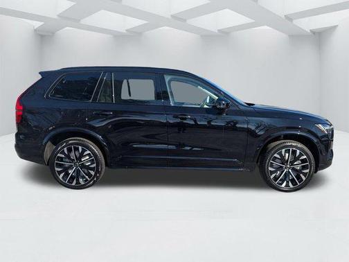 Onyx Black Metallic 2026 Volvo XC90 B6 Ultra Dark Theme 7-Seater