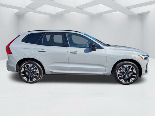 Metallic 2026 Volvo XC60 B5 Plus