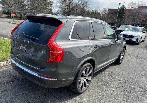 Platinum Gray Metallic 2023 Volvo XC90 B6 Ultimate 6-Seater